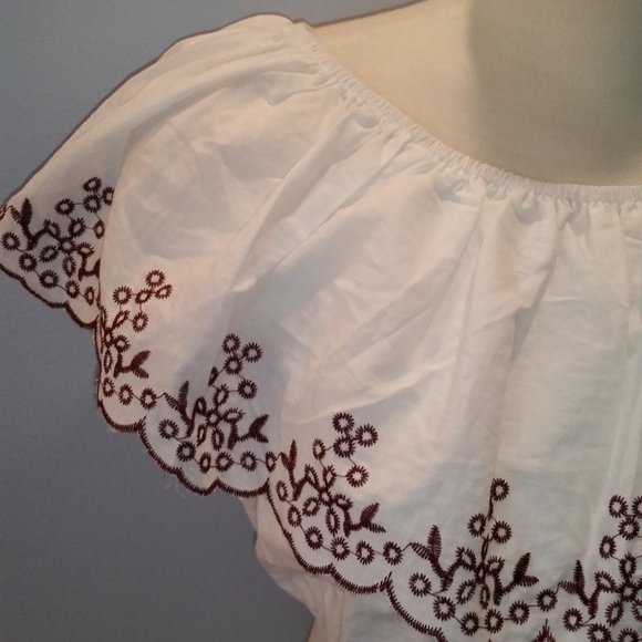 Zaful white embroidered ruffle crop top EUC - Picture 2 of 4